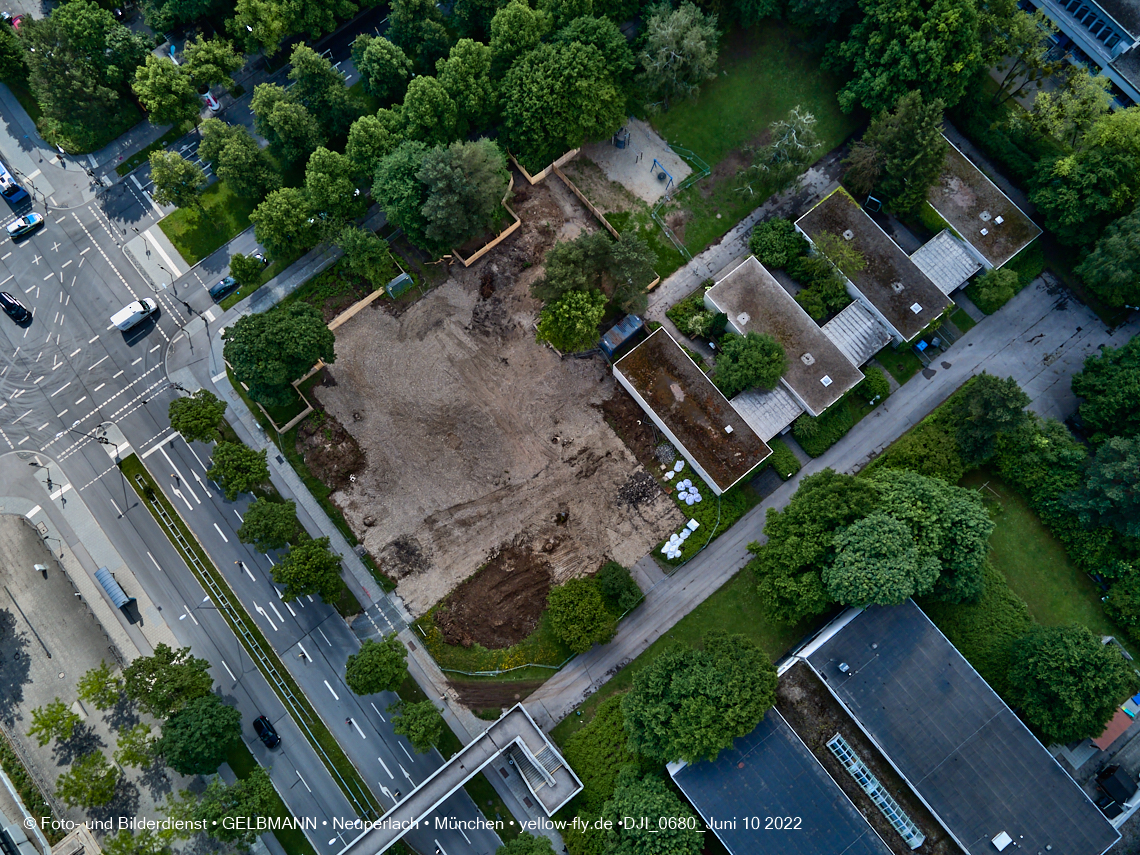 10.06.2022 - Luftbilder von der Baustelle Haus für Kinder in Neuperlach
